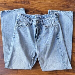 Excellent condition Zara Women’s  Relaxed Fit Light Blue Jeans